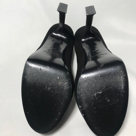 Yves Saint Laurent - Picture 3 of 4